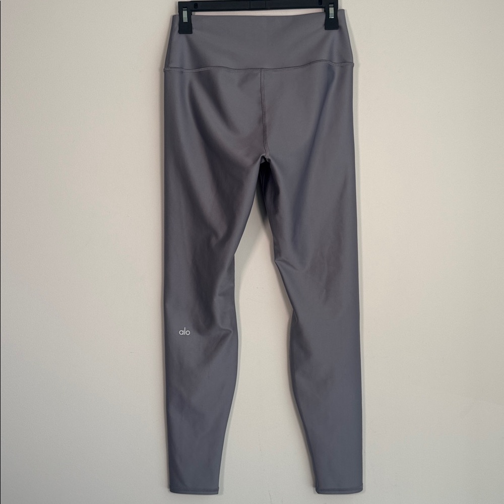 ALO Yoga Airlift High-Waist Leggings in Fog - L - Picture 5 of 6